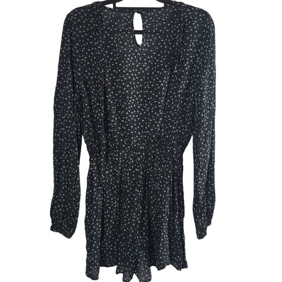 Urban Outfitters Black Mona Surplice Long Sleeve Romper M Womens Key Hole NWT - Picture 11 of 13